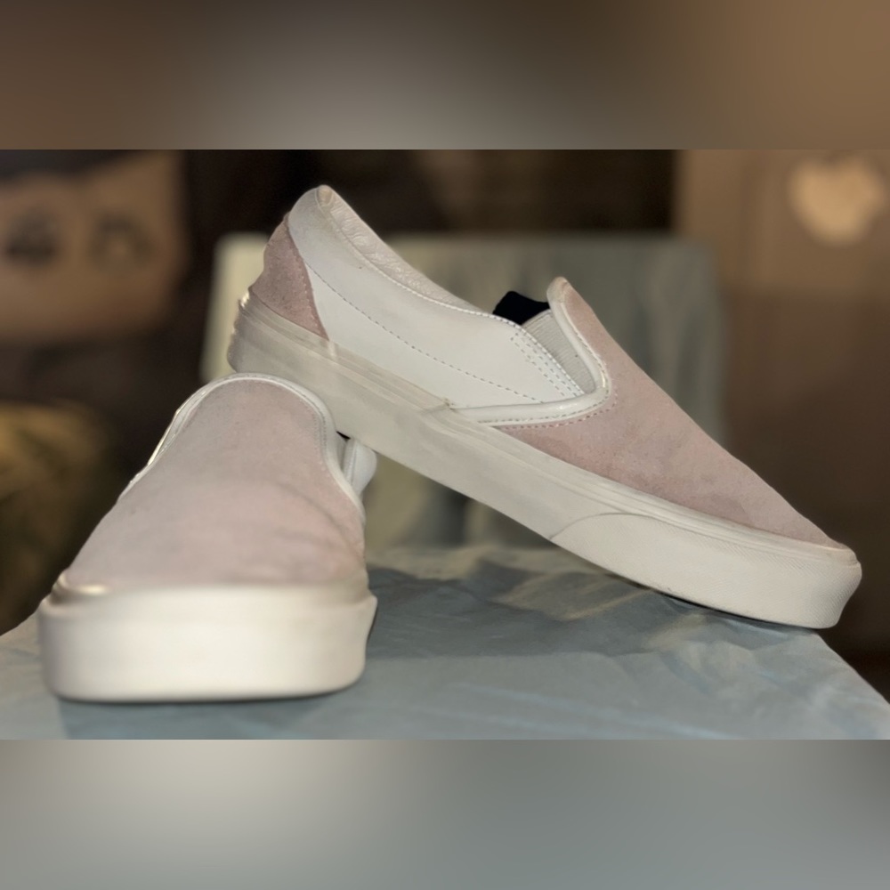 Vans Unisex Pink/white slip on shoes men’s size 7.5 women’s size 9